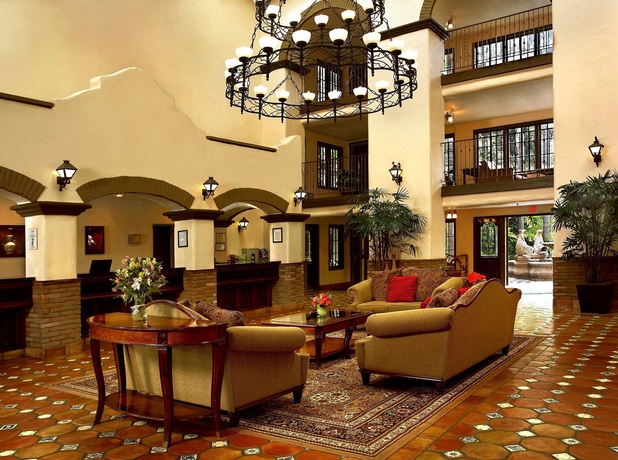 Imagen de los interiores del Hotel Buena Park Grand Hotel and Suites. Foto 8