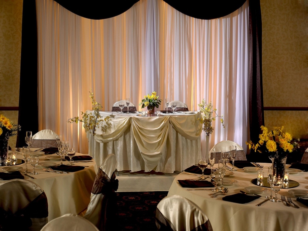 Imagen de los interiores del Hotel Buena Park Grand Hotel and Suites. Foto 9