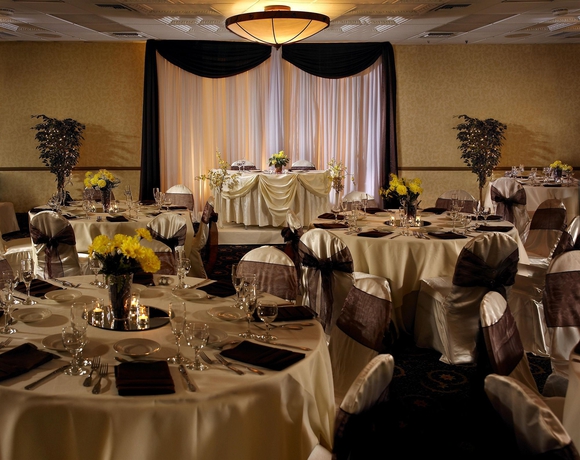 Imagen de los interiores del Hotel Buena Park Grand Hotel and Suites. Foto 10