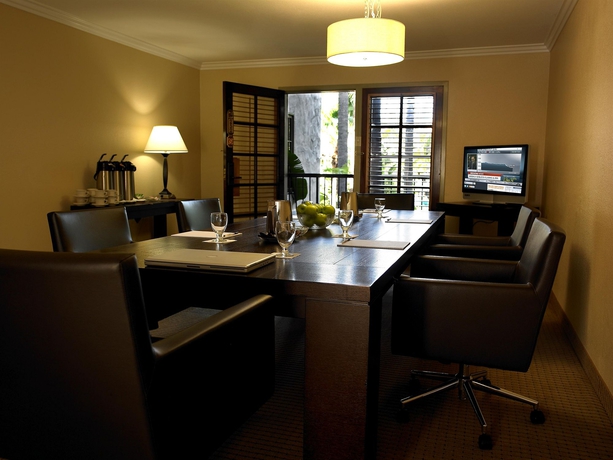 Imagen de los interiores del Hotel Buena Park Grand Hotel and Suites. Foto 11