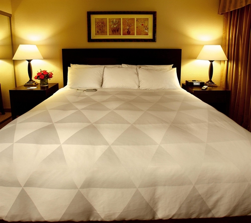 Imagen de la habitación del Hotel Buena Park Grand Hotel and Suites. Foto 5