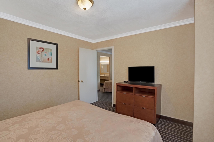 Imagen de la habitación del Hotel Buena Park Inn. Foto 5