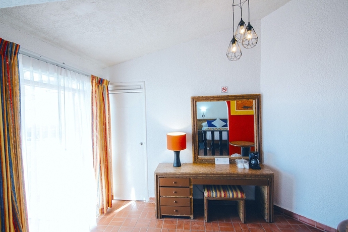 Imagen de la habitación del Hotel Buena Vista Oceanfront and Hot Springs Resort. Foto 6