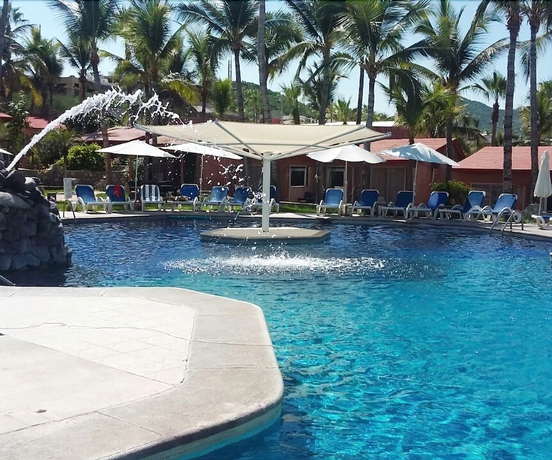 Imagen de la piscina del Hotel Buena Vista Oceanfront and Hot Springs Resort. Foto 14