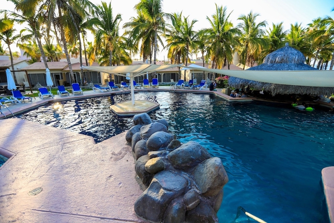 Imagen de la piscina del Hotel Buena Vista Oceanfront and Hot Springs Resort. Foto 18