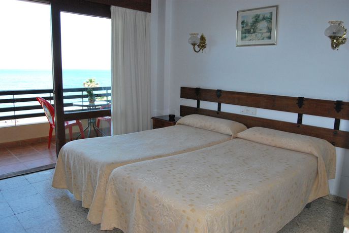 Imagen de la habitación del Hotel Buenavista, Estepona. Foto 2