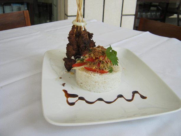 Imagen del bar/restaurante del Hotel Bueno Colombo Hotel. Foto 3