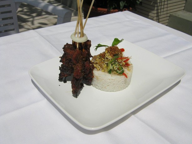 Imagen del bar/restaurante del Hotel Bueno Colombo Hotel. Foto 4