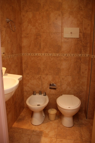 Imagen de la habitación del Hotel Buenos Aires Inn. Foto 8