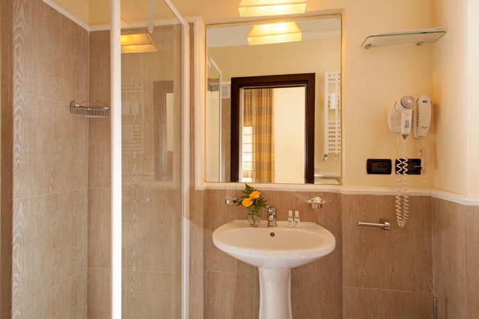 Imagen de la habitación del Hotel Buenos Aires, Roma. Foto 5