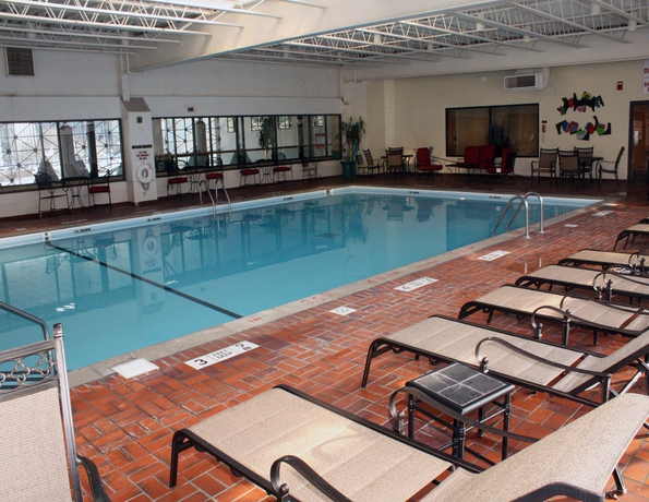 Imagen de la piscina del Hotel Buffalo Grand Hotel. Foto 9