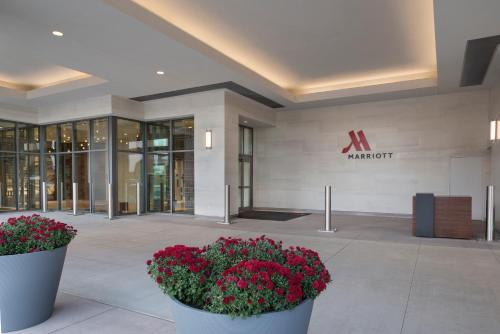 Imagen general del Hotel Buffalo Marriott at LECOM HARBORCENTER. Foto 1