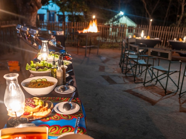 Imagen del bar/restaurante del Hotel Buffalo Rock Tented Camp. Foto 4