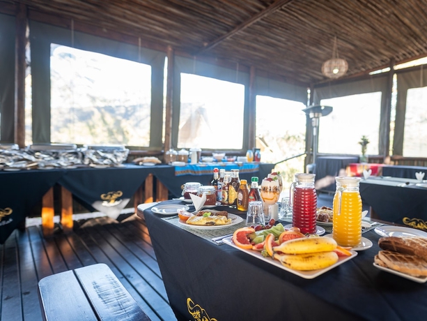Imagen del bar/restaurante del Hotel Buffalo Rock Tented Camp. Foto 5