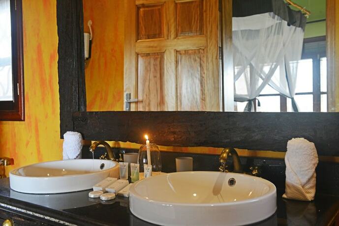 Imagen de la habitación del Hotel Buffalo Safari Lodge, Katunguru. Foto 11