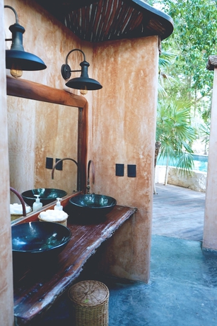 Imagen de la habitación del Hotel Bufo Alvarius. Foto 13