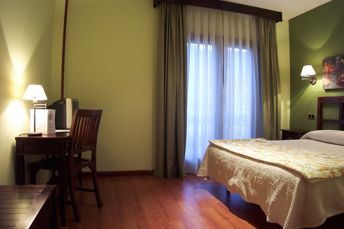 Imagen de la habitación del Hotel Bufón De Arenillas. Foto 10