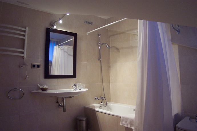 Imagen de la habitación del Hotel Bufón De Arenillas. Foto 11