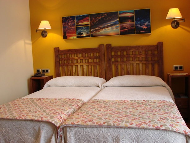 Imagen de la habitación del Hotel Bufón De Arenillas. Foto 13