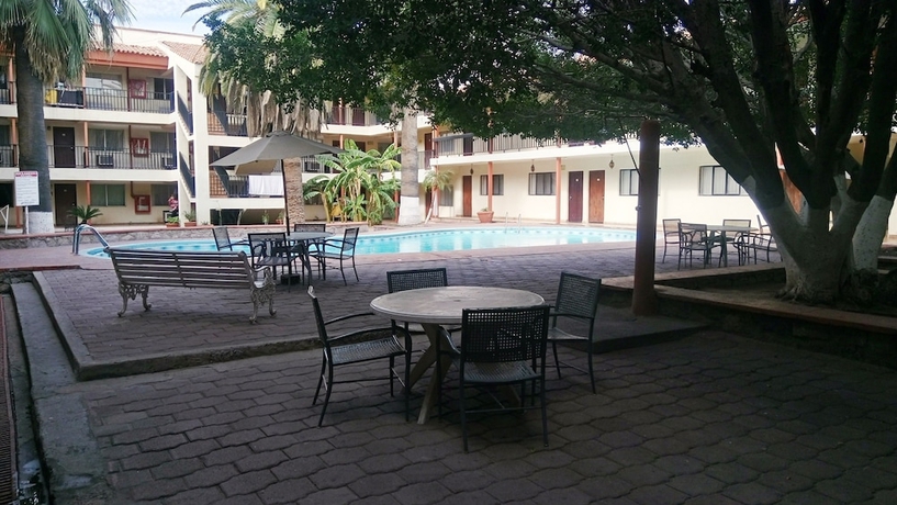 Imagen de la piscina del Hotel Bugambilia. Foto 17