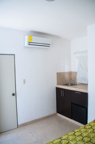 Imagen de la habitación del Hotel Bugambilias. Foto 8