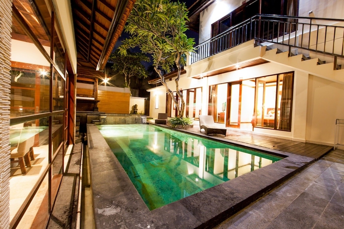 Imagen de la piscina del Hotel Bugan Villas. Foto 16