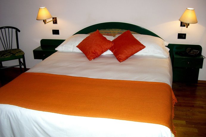 Imagen de la habitación del Hotel Bugella. Foto 4