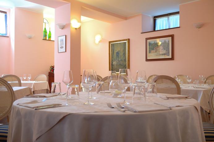 Imagen del bar/restaurante del Hotel Bugella. Foto 3