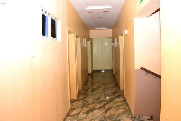 Imagen de los interiores del Hotel Buggatti and Suites. Foto 15