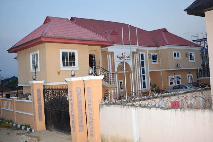 Imagen general del Hotel Buggatti and Suites. Foto 4