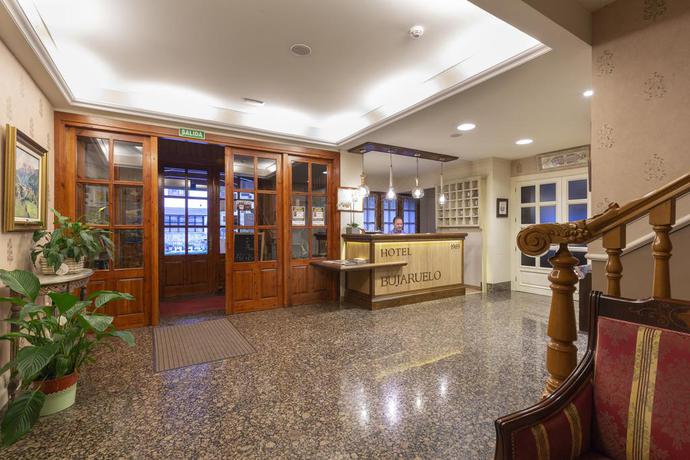 Imagen de los interiores del Hotel Bujaruelo. Foto 12