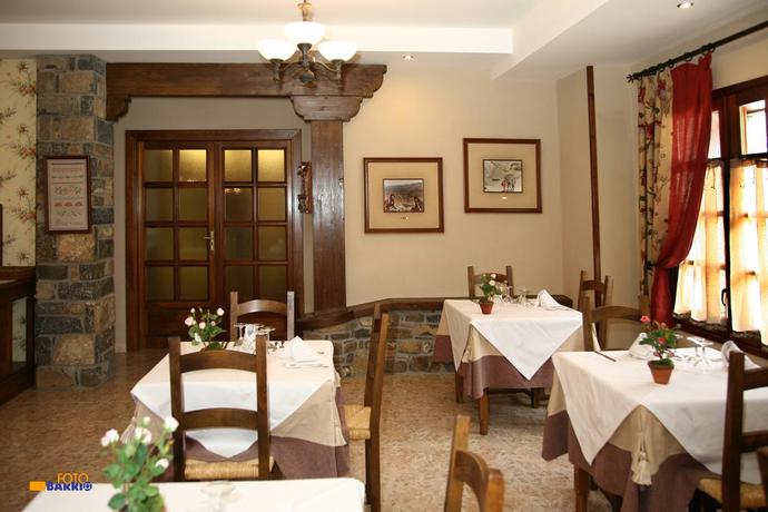 Imagen del bar/restaurante del Hotel Bujaruelo. Foto 2