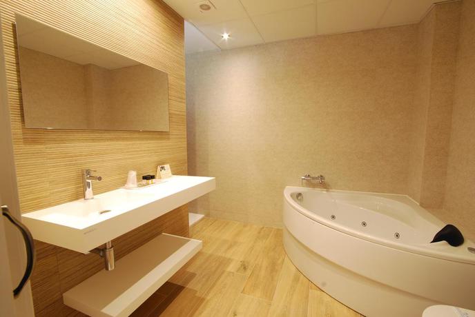 Imagen de la habitación del Hotel Bujaruelo. Foto 7