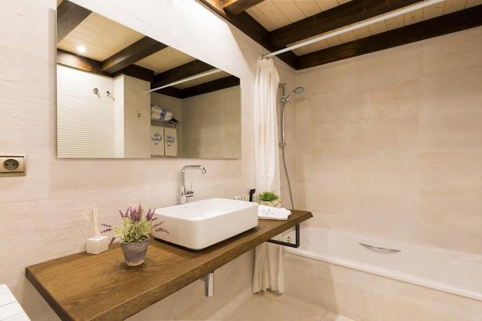 Imagen de los interiores del Hotel Bujaruelo. Foto 14