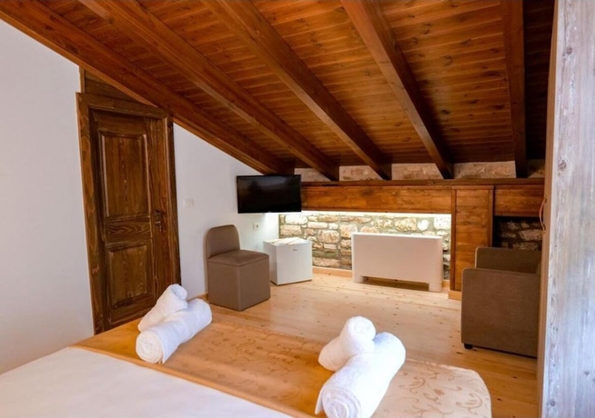 Imagen de la habitación del Hotel Bujtina Kapllani. Foto 10