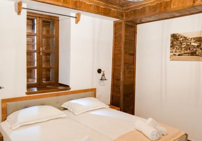 Imagen de la habitación del Hotel Bujtina Kapllani. Foto 15