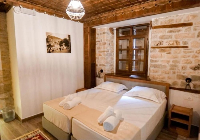 Imagen de la habitación del Hotel Bujtina Kapllani. Foto 16