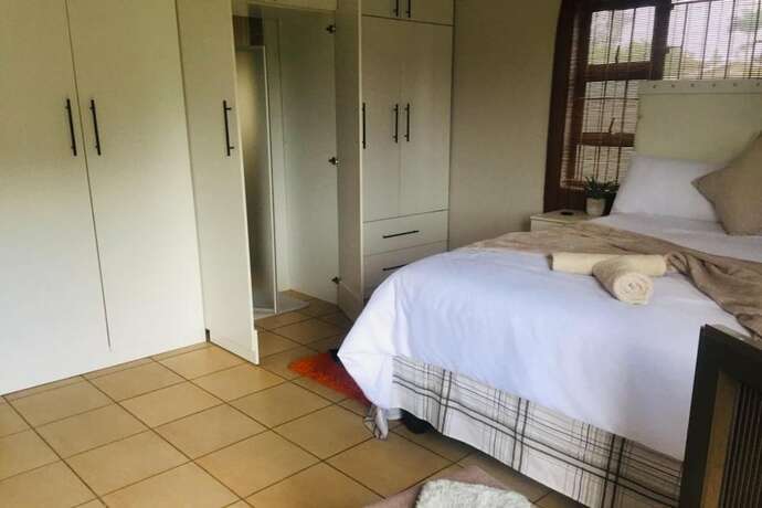 Imagen de la habitación del Hotel Bujumbura Guest House. Foto 13