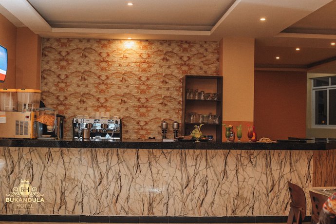 Imagen del bar/restaurante del Hotel Bukandula. Foto 3