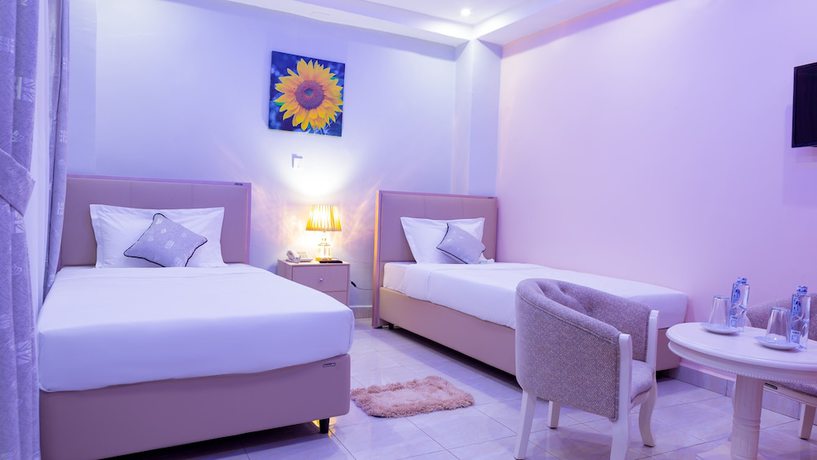 Imagen de la habitación del Hotel Bukandula. Foto 17