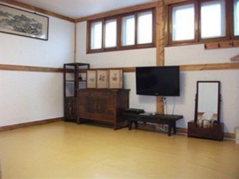 Imagen general del Hotel Bukchon Sarangchae Hanok Guesthouse. Foto 15