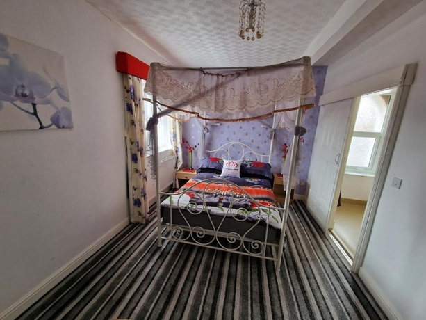 Imagen de la habitación del Hotel Bukhari. Foto 3