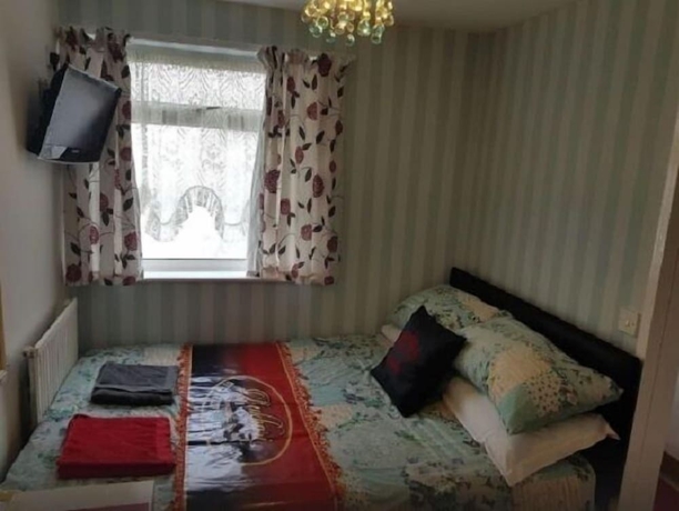 Imagen de la habitación del Hotel Bukhari. Foto 12