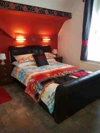 Imagen de la habitación del Hotel Bukhari. Foto 15
