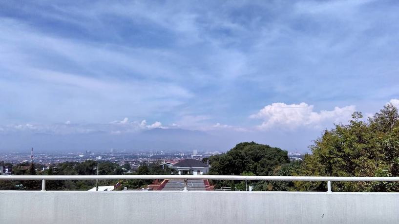 Imagen de los exteriores del Hotel Bukit Juanda. Foto 5