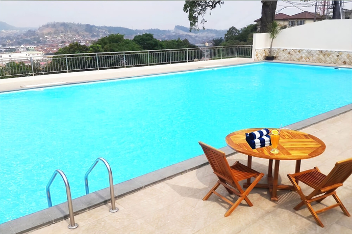 Imagen de la piscina del Hotel Bukit Randu and Restaurant. Foto 12