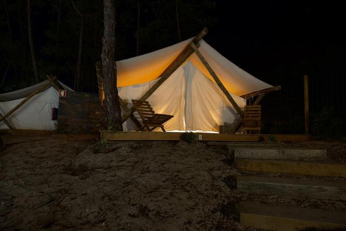 Imagen de los interiores del Hotel Bukubaki Eco Surf. Foto 6