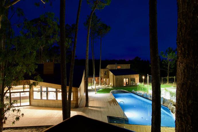 Imagen de los interiores del Hotel Bukubaki Eco Surf. Foto 7