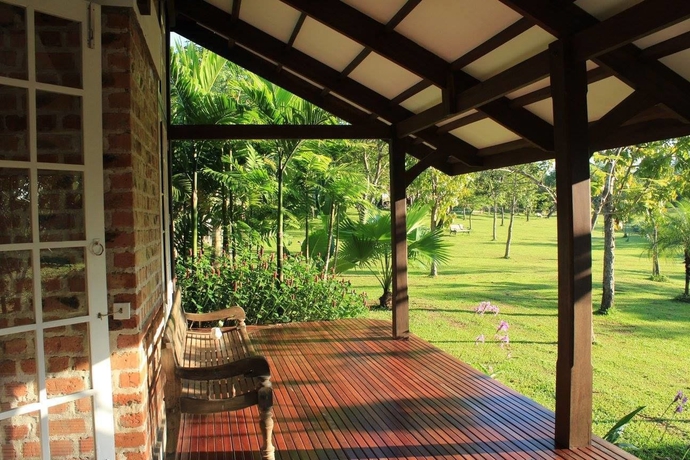 Imagen de los exteriores del Hotel Bulaeinn Villas. Foto 15