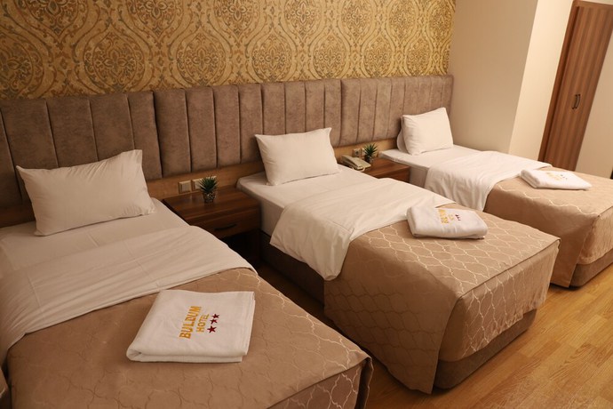 Imagen de la habitación del Hotel Buldum. Foto 14